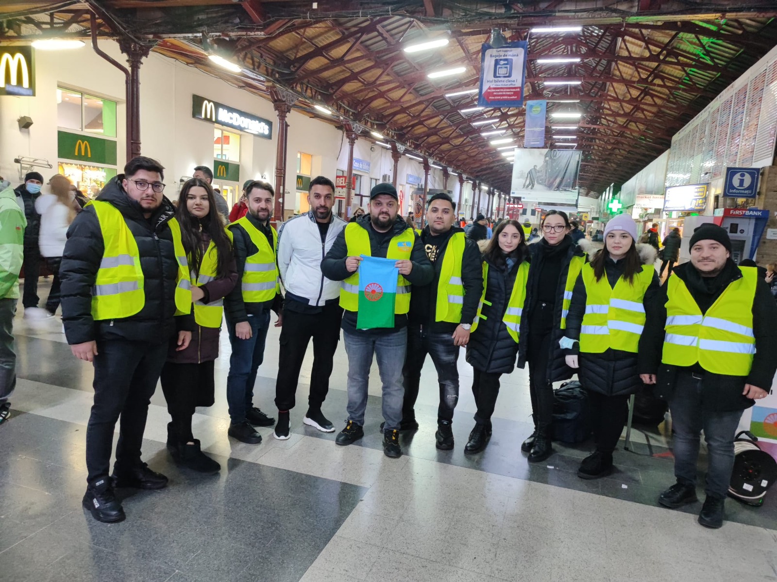 Volunteer teams of ARESEL, REF, REDI and Asociatia Ambasadorii Cerului continue to work tirelessly to help refugees from Ukraine